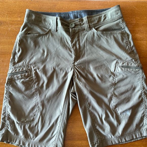 Three pair bundle of men’s size 33 shorts - Ben Sherman and Eddie Bauer - Picture 2 of 14